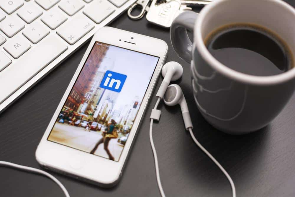 Finding Work Abroad: The #1 Fatal LinkedIn Mistake That You Must Avoid